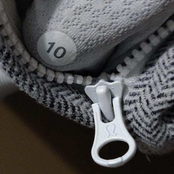 Lululemon Be Present Jacket White/Black Heathered Herringbone Women SIZE… - Picture 4 of 5